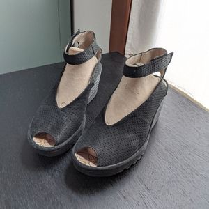 Fly London Yala platform black leather 38 7.5 8